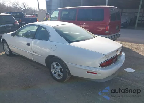 1999 Buick Riviera z USA, uszkodzony, nr VIN 1G4GD2210X4701088